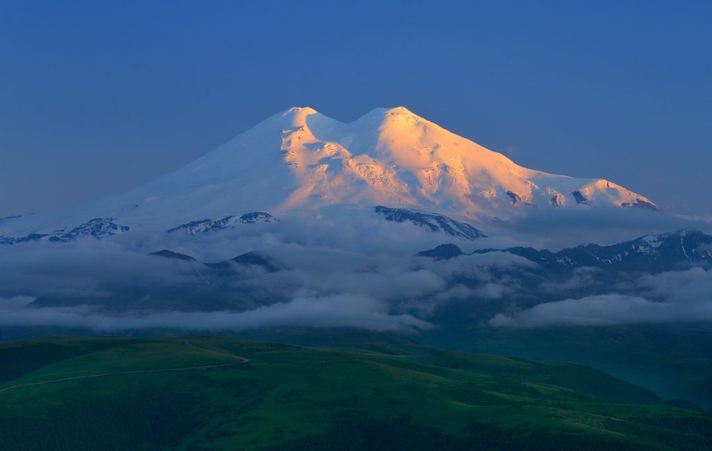 بلندترین قله قاره اروپا  