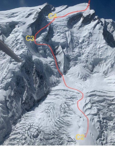 پس از تلاش ناموفق دیروز به علت کافی نبودن طناب به منظور ثابت کشی مسیر بالاتر از 7400 متر، کوهنوردان حاضر در آناپورنا سرانجام در دومین تلاش خود به قله رسیدند.