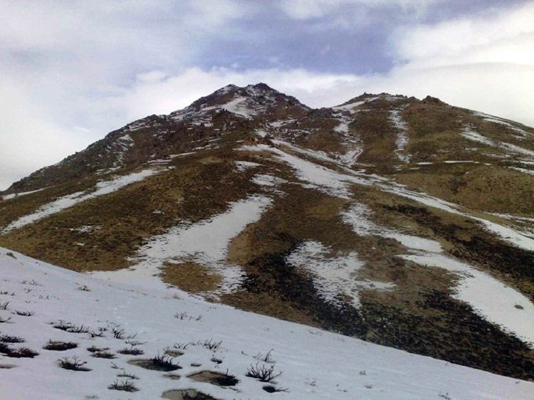 قله شاهنشین - کوهنوردی در همدان