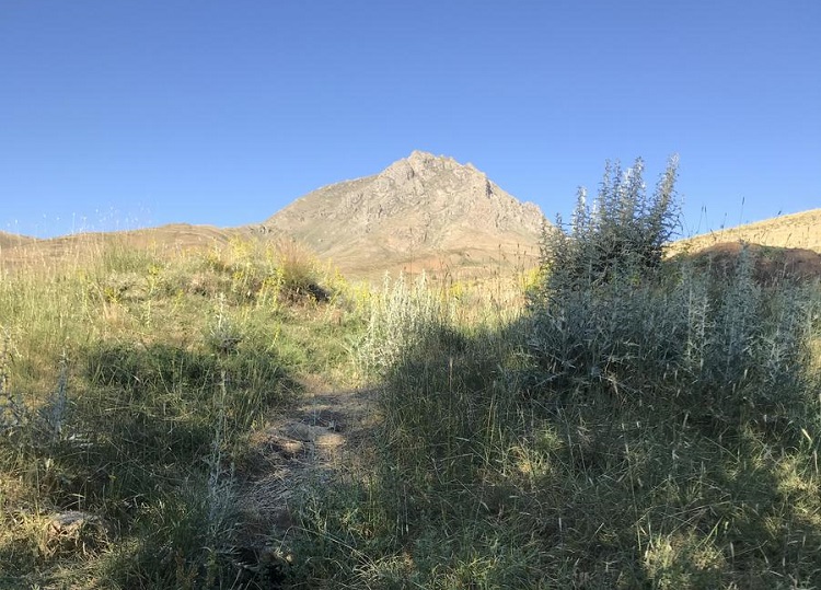 قله آلماقلاغ - کوهنوردی در همدان