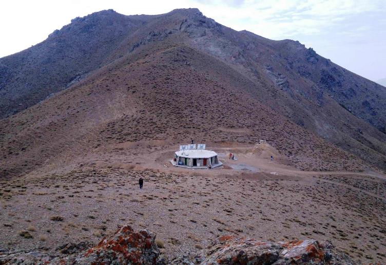 قله کرکسین - کوهنوردی در همدان