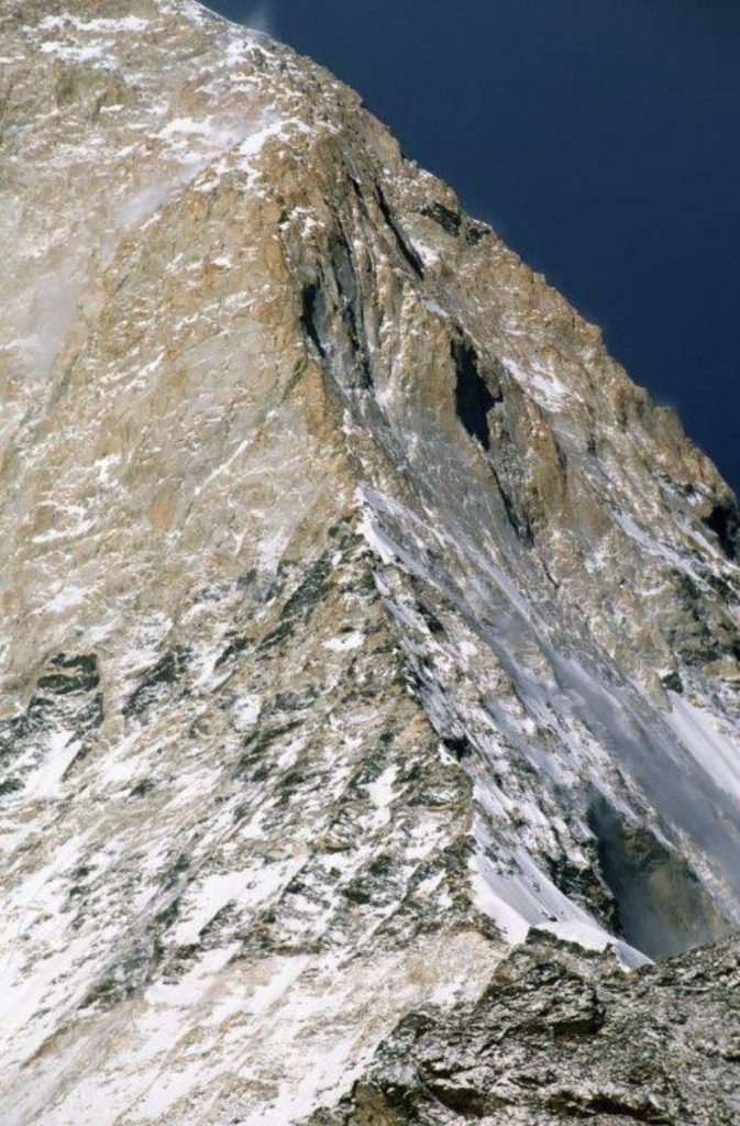 تاریخچه صعودهای انفرادی در یکی از دشوارترین 8000 متری های جهان
