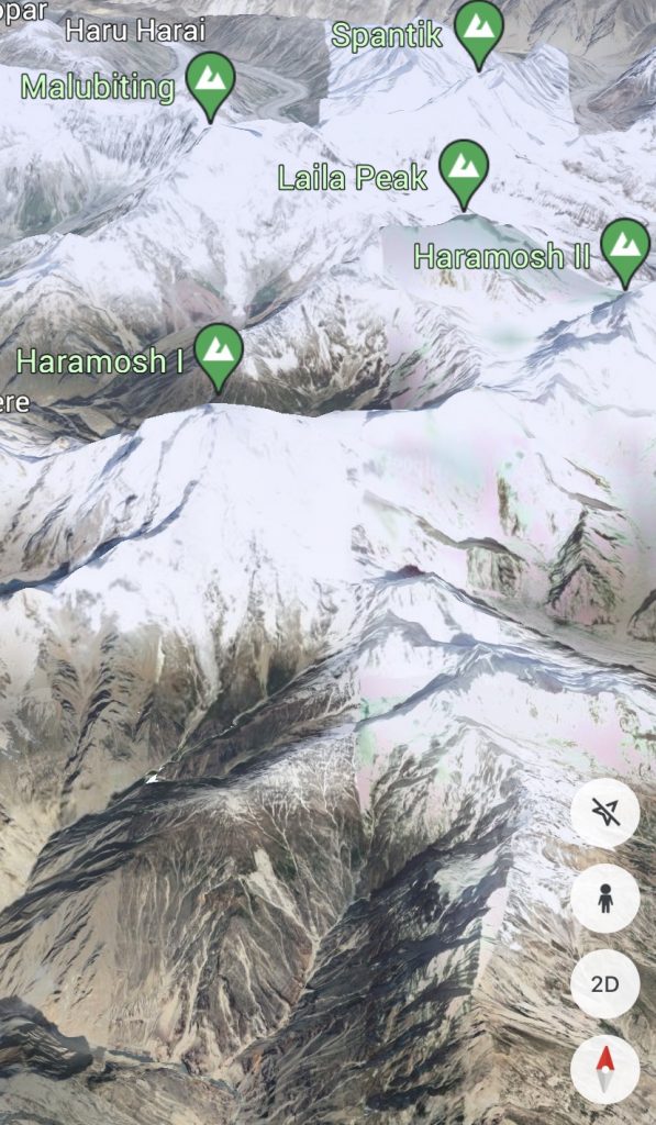 کوه هاراموش برای اولین بار در سال 1947 توسط یک اکسپدیشن سوئیسی مورد توجه قرار گرفت و در سال 1955 یک تیم آلمانی مسیر شمال شرقی آنرا را بررسی کردند. اما رشته کوه فرعی راکاپوشی-هاراموش، که در قراقروم پنهان شده است، با چندین قله اصلی بدون صعود ناشناخته باقی ماند. باشگاه کوهنوردی دانشگاه آکسفورد برای تغییر این موضوع تصمیم گرفت تا در سال 1957 به هاراموش اول صعود کند.