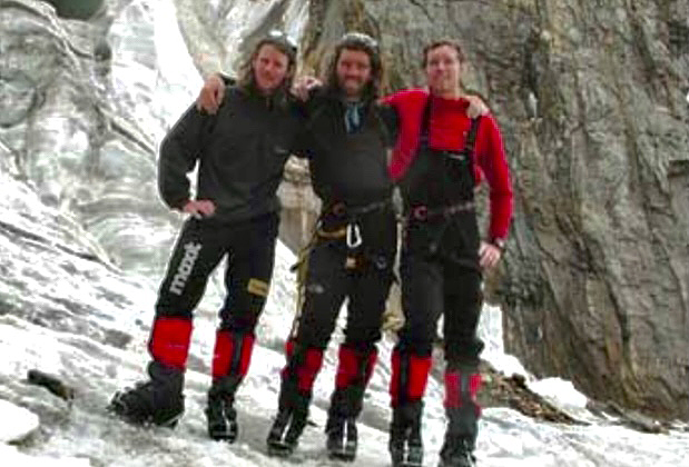 باینتا براک یک به ارتفاع 7285 متر معروف به اوگر یک بیش از 20 تلاش به خود دیده است. از این بین تنها سه تلاش موفق شدند به قله دست یابند. در این مقاله به بررسی تاریخچه صعودهای این برج گرانیتی باشکوه می پردازیم. با موج کوه همراه باشید.
