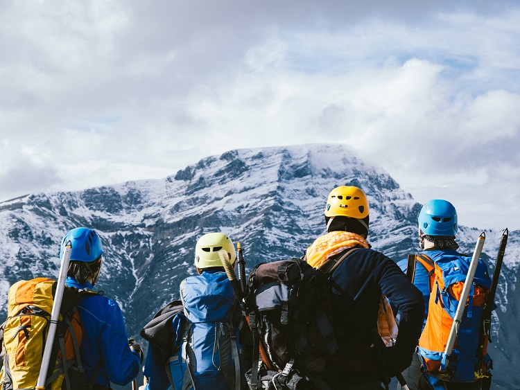 چرا کوهنوردی می کنیم؟