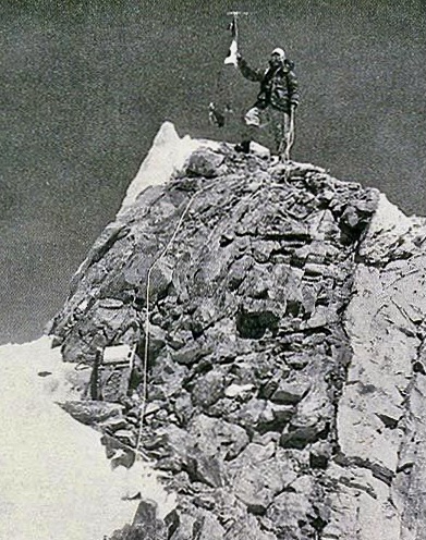به سختی می توان کوه هایی را در هیمالیا یا قراقورام پیدا کرد که مسیری توسط کوهنوردان ژاپنی باز نشده باشد. ژاپن همچنین بیش از هر کشور دیگری اولین صعود در هیمالیا را دارد. اما آیا آنها در خارج از ژاپن برای دستاوردهای خود اعتبار کافی دریافت می کنند؟ در اینجا، ما به تاریخ جذاب آلپنیسم ژاپنی نگاه می کنیم.