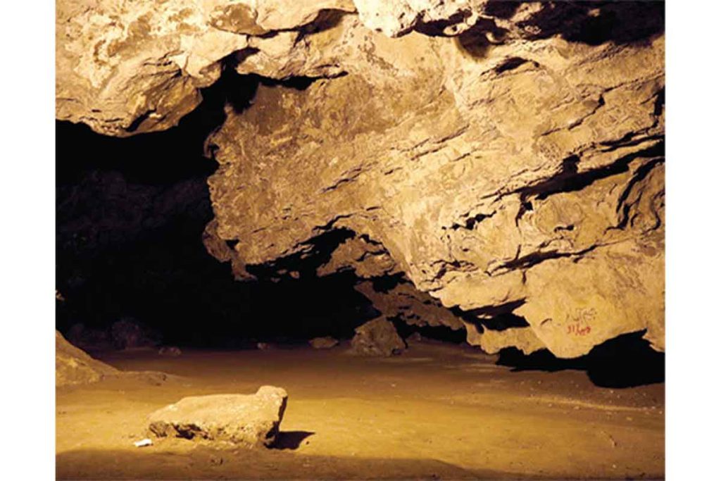 غار مزدوران