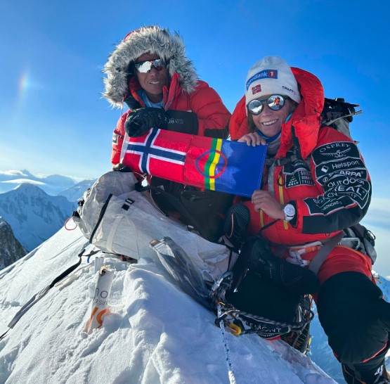کریستین هاریلا از نروژ 37 ساله و تنجن لاما شرپا از نپال 35 ساله ممکن است صفحه ای از تاریخ کوهنوردی را بنویسند یا ننویسند، اما قطعاً در تعدادی از جداول آماری ردیف اول را اشغال خواهند کرد. آنها در 92 روز توانستند 14 قله واقعی هشت هزار متری جهان را صعود کنند.