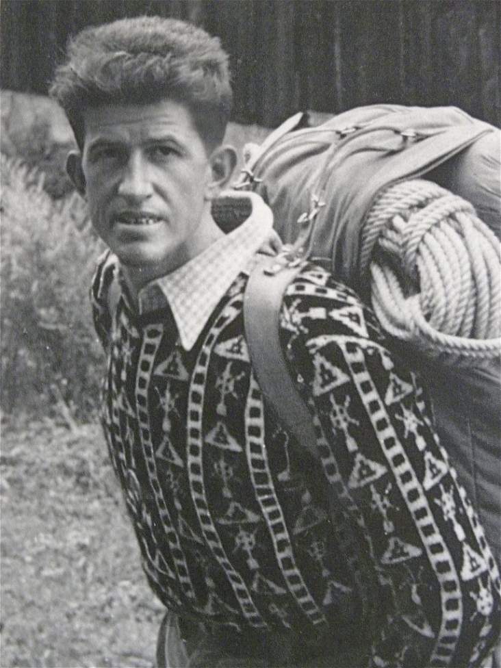 گاستون ریبوفات، کوهنورد و نویسنده فرانسوی متولد 1921 بود. وی اولین کوهنوردی به شمار می رود که توانست 6 جبهه شمالی آلپ را صعود کند. از دیگر فعالیت های ریبوفات می توان به عضویت در اولین تیم صعود به یک هشت هزار متری یعنی آناپورنا در سال 1950 اشاره کرد.
