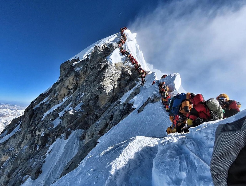 خطرات صعود اورست