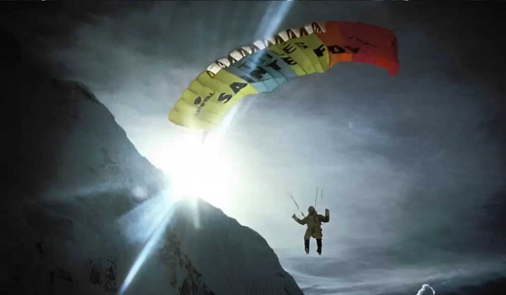 ژان مارک بووین اسکی‌باز اکستریم، هنگ گلایدر ، خلبان پاراگلایدر، غارشناس کوهنورد، بیس جامپر، فیلم‌ساز و نویسنده فرانسوی بود. او در طول زندگی خود چندین رکورد قابل توجه به دست آورده است. برخی از آنها رکوردهای ارتفاع برای پرواز با هواپیما و پاراگلایدر، شکستن رکورد برای شیرجه زیر یخبندان، اولین صعود و فرود اسکی در آلپ و مهمتر از همه، اولین پاراگلایدر از بلندترین کوه جهان، قله اورست است. ژان، در مجموع، پیشگام بزرگی در ورزش های ماجراجویی بود و زندگی پرشوری را پشت سر گذاشت.