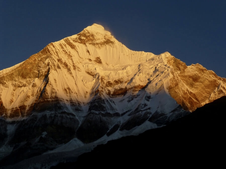 ناندا دیوی دومین کوه مرتفع کشور هند پس از قله کانگچنجونگا محسوب می شود. (کانگچنجونگا در مرز هند و نپال قرار دارد) ناندا از نظر ارتفاع بیست و سومین کوه جهان به شمار می رود.