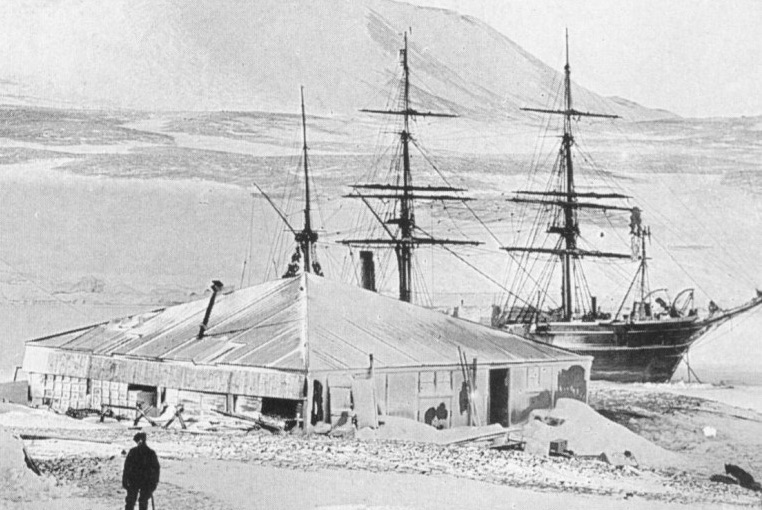 ارنست هنری شکلتون (متولد 15 فوریه 1874 - درگذشته 5 ژانویه 1922) یک کاوشگر انگلیسی-ایرلندی قطب جنوب بود که سه اکتشاف بریتانیایی را به قطب جنوب رهبری کرد. او یکی از شخصیت های اصلی دوره ای بود که به عنوان عصر قهرمانانه اکتشافات قطب جنوب شناخته می شد.