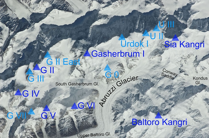 گاشربروم 3 به ارتفاع 7952 متر یکی از قلل توده کوهستانی گاشربروم به شمار می رود که در مرز نپال و پاکستان واقع شده است. این کوه بین گاشربروم 2 و گاشربروم 5 قرار گرفته و در ابتدا با نام k3 شناسایی شد.
