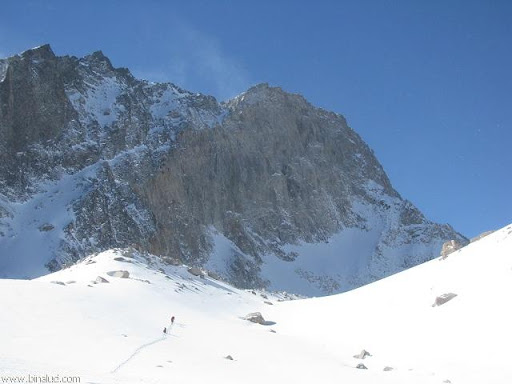 به گزارش موج کوه، کمپ آموزشی صعودهای زمستانی و آشنایی با مبانی صعودهای برون مرزی از تاریخ یکم اسفند 1402 به مدت پنج روز در منطقه علم کوه برگزار می شود.
