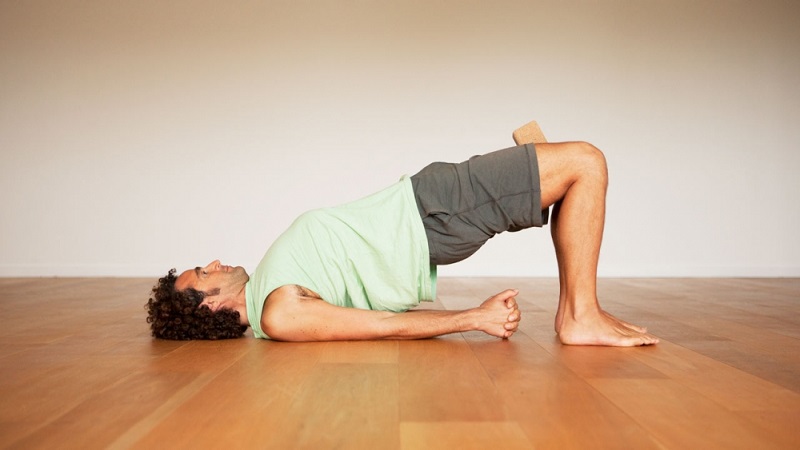 pose of the week bridge pose setu bandha sarvangasana ekhart yoga