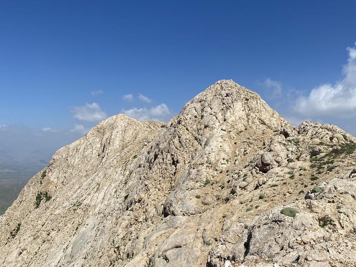 قله تیزکوه؛ نزدیک ترین تماشاگه دماوند(راهنمای صعود)