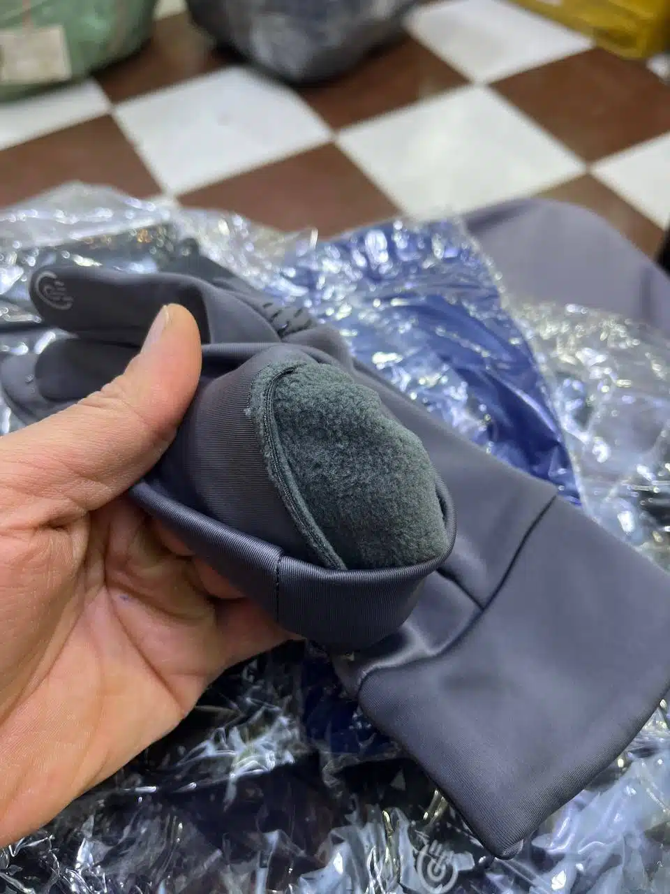 photo_2025-10-25_11-05-22 دستکش وینداستاپر-بیس لمسی نورث فیس TouchGrip - Image 4