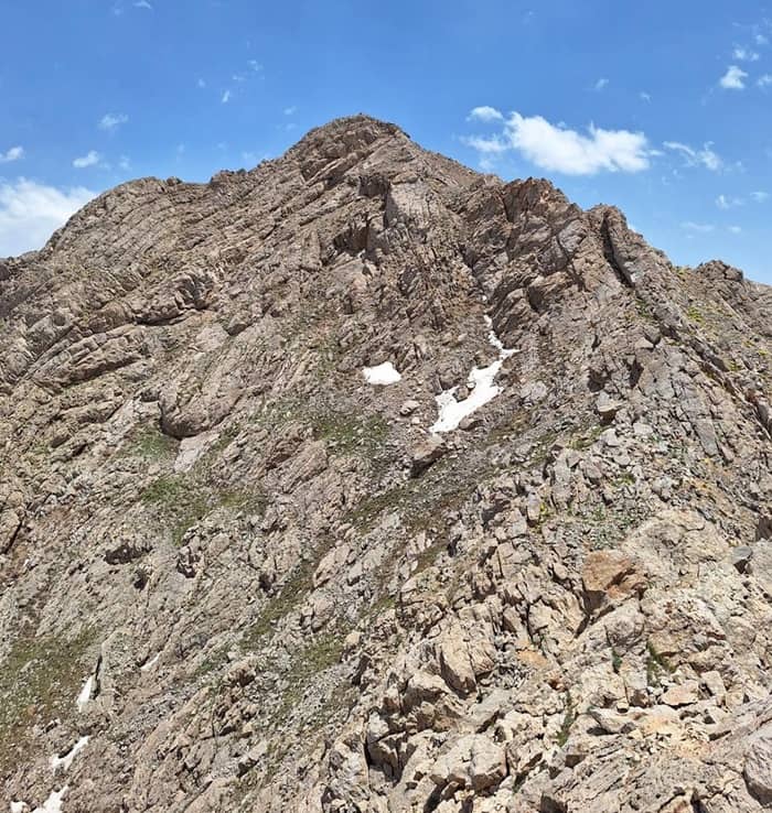 قله شیورکش فشم؛ بررسی مسیرهای صعود، خطرات ریزشی و تجربه واقعی صعود