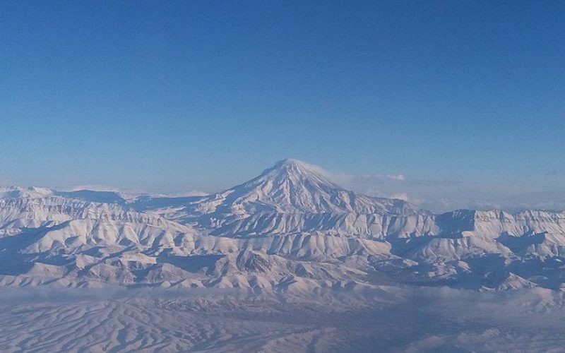 800px-Damavand_mountaintop