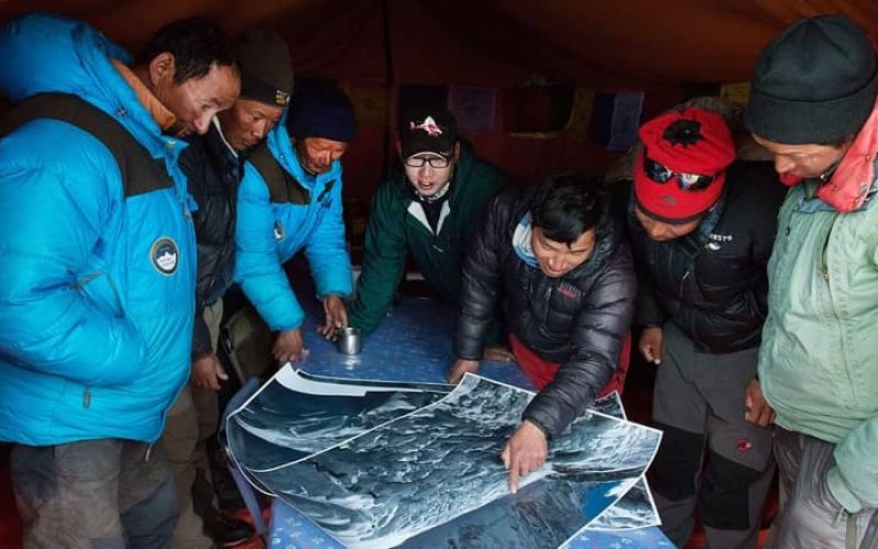 Khumbu-Ice-docs-by-breashears-02-1