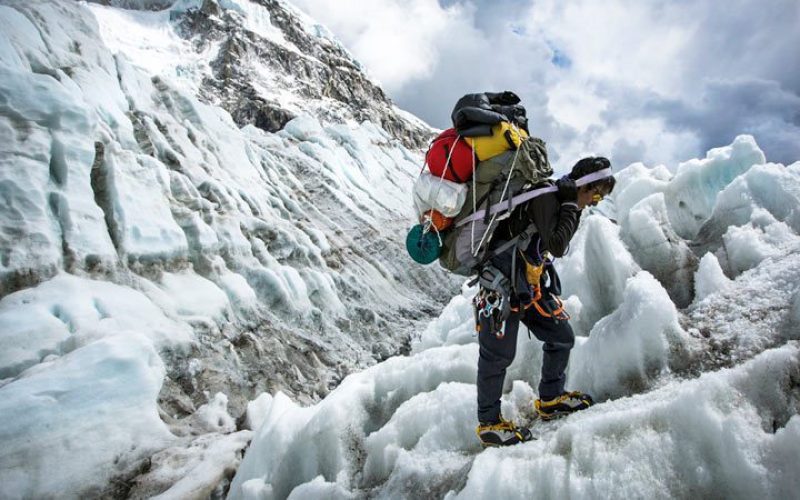 Sherpa-Climb-Everest