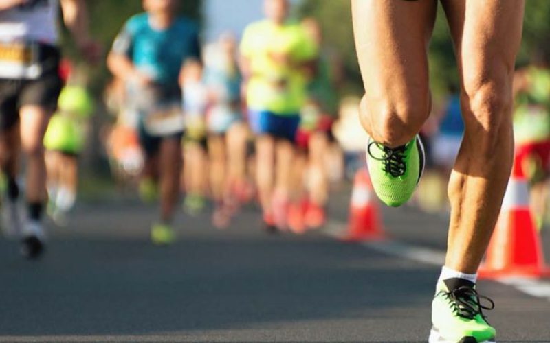 10 کیلومتر دویدن روزانه: فواید، معایب، نکات
