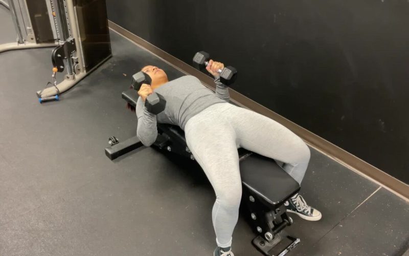 دمبل چند کیلویی برای بانوان مناسب است؟ راهنمای انتخاب وزن دمبل خانم ها