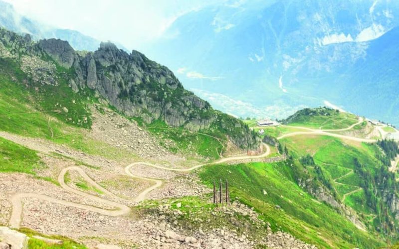 shutterstock_chamonix_-Igor-V.-Podkopaev (1)