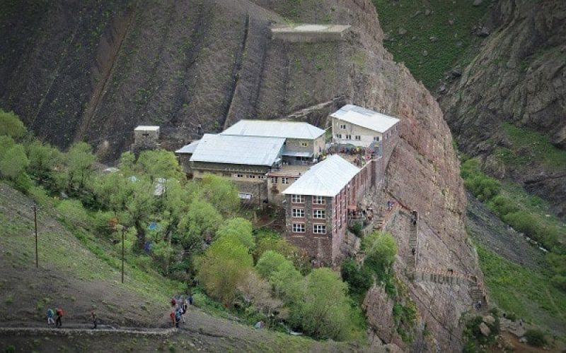 خونه ما دوره دوره پشت کوه های صبوره